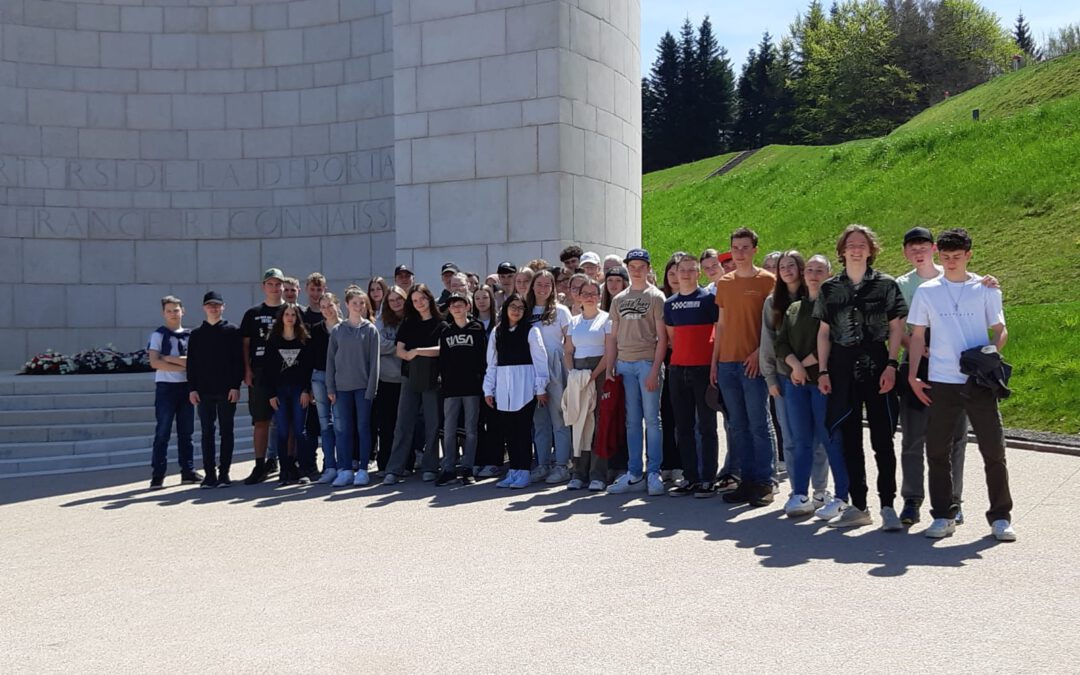 Gedenkstättenfahrt ins KZ Natzweiler-Struthof am 4.5.2023 mit Klasse 9a und 9b