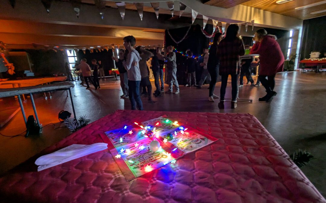 Erster Weihnachtsmarkt der SMV verzaubert die Realschule St. Georgen